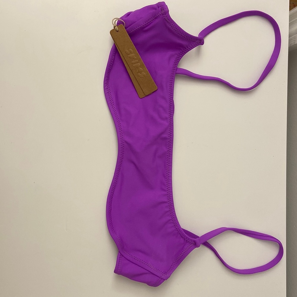 Skims bikini top